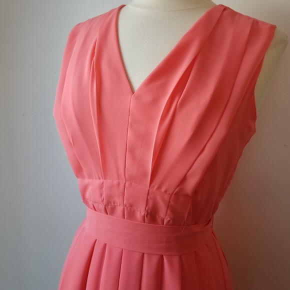 Ann Taylor Pleated dress Petite Size 6 - Picture 8 of 8